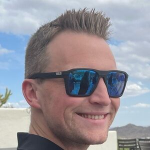 Meet your Posher, Casey